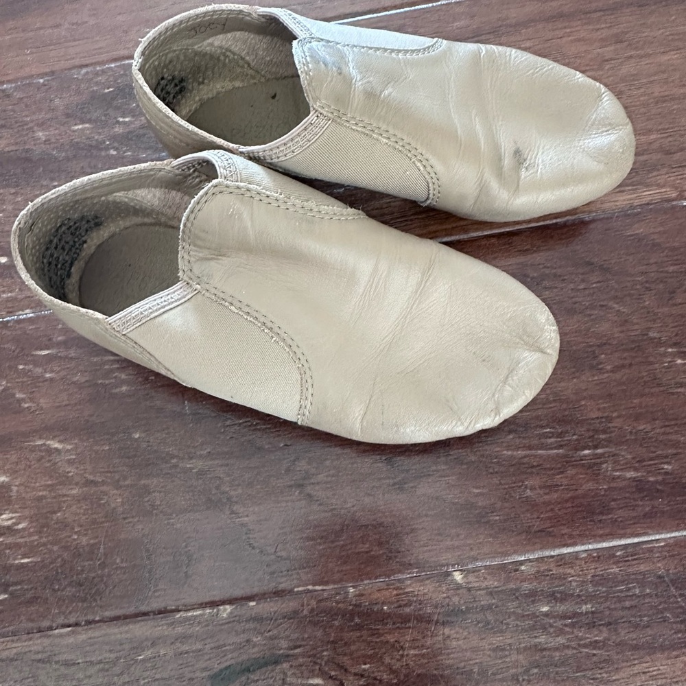 Capezio Kids Beige Slippers